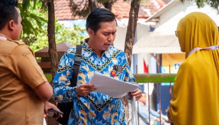 Ombudsman-RI dan Kabag Organisasi Lakukan Penilaian Pelayanan Publik Di Puskesmas Omben Sampang