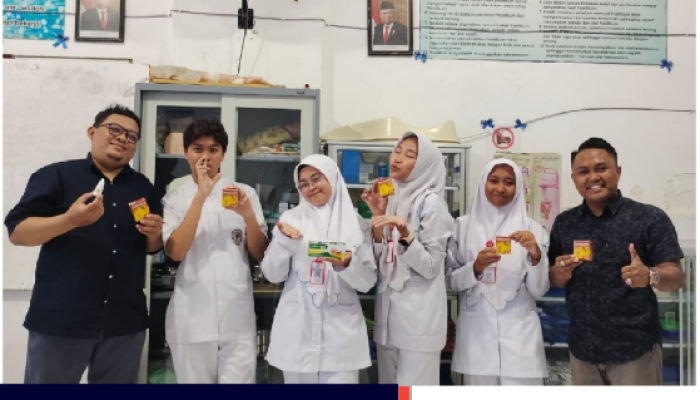 Anak SMK Bina Husada Pamekasan Membuat Dua Produk Herbal Kesehatan